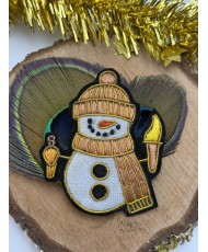 Broche artisanale bonhomme de neige brodée à la main pour Noël