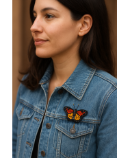 Broche papillon brodée à la main, bijou textile fait main inspiré de la nature