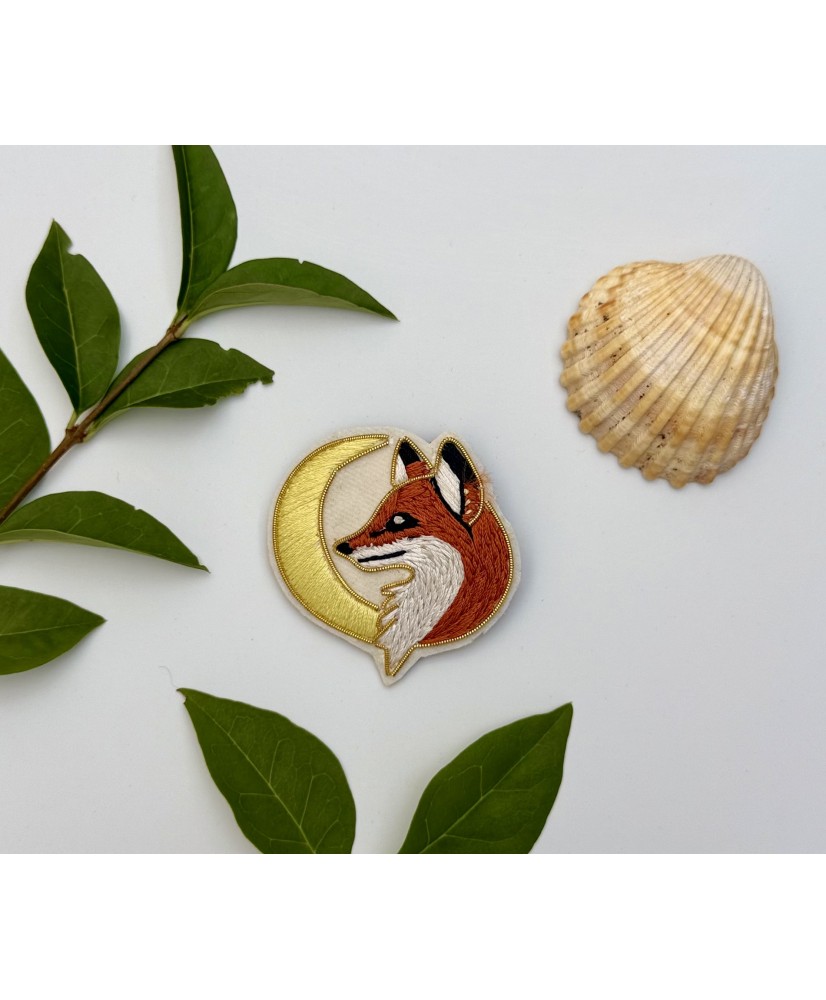 Broche renard brodée main élégante et originale
